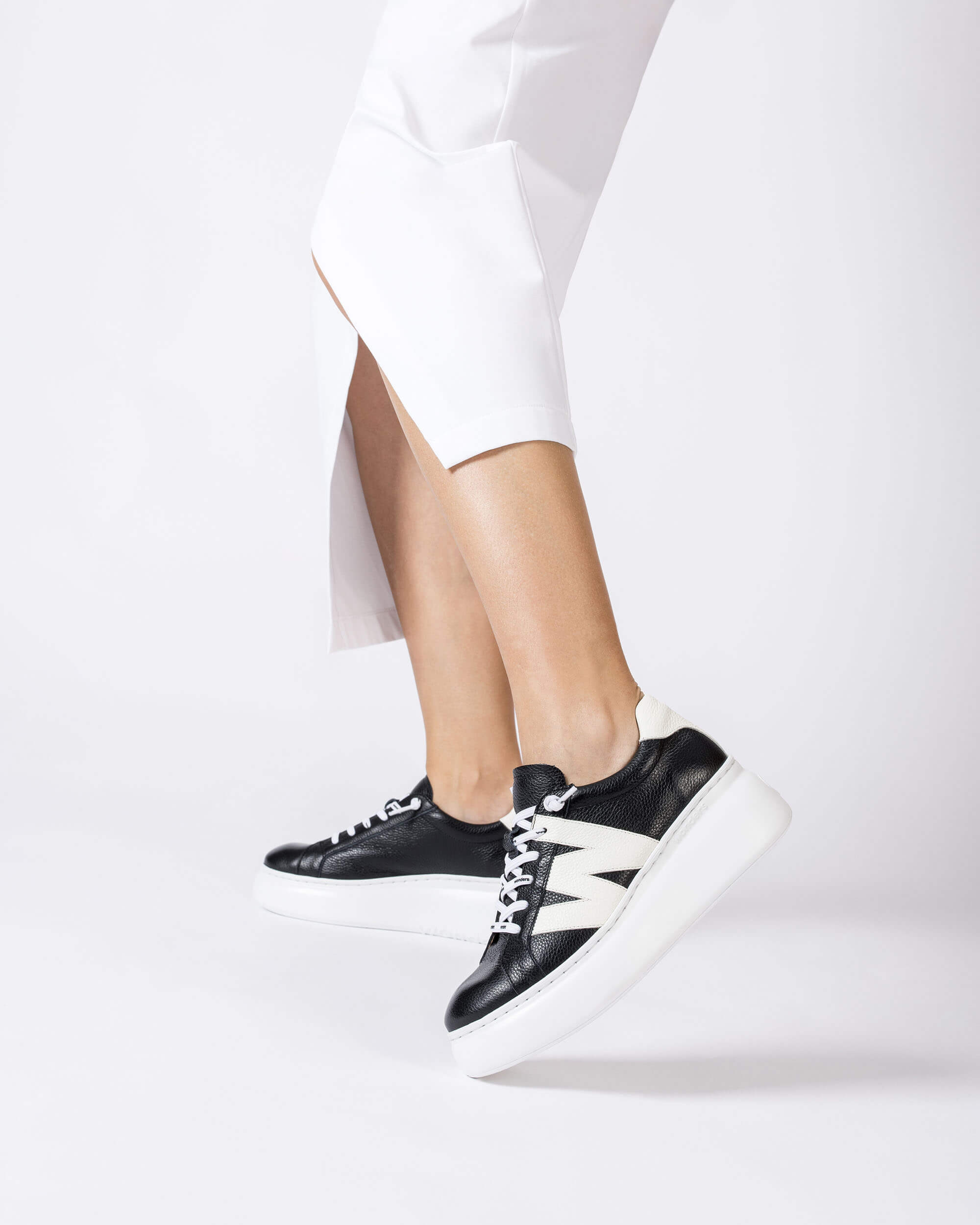 Black DORITA Sneaker - Galides