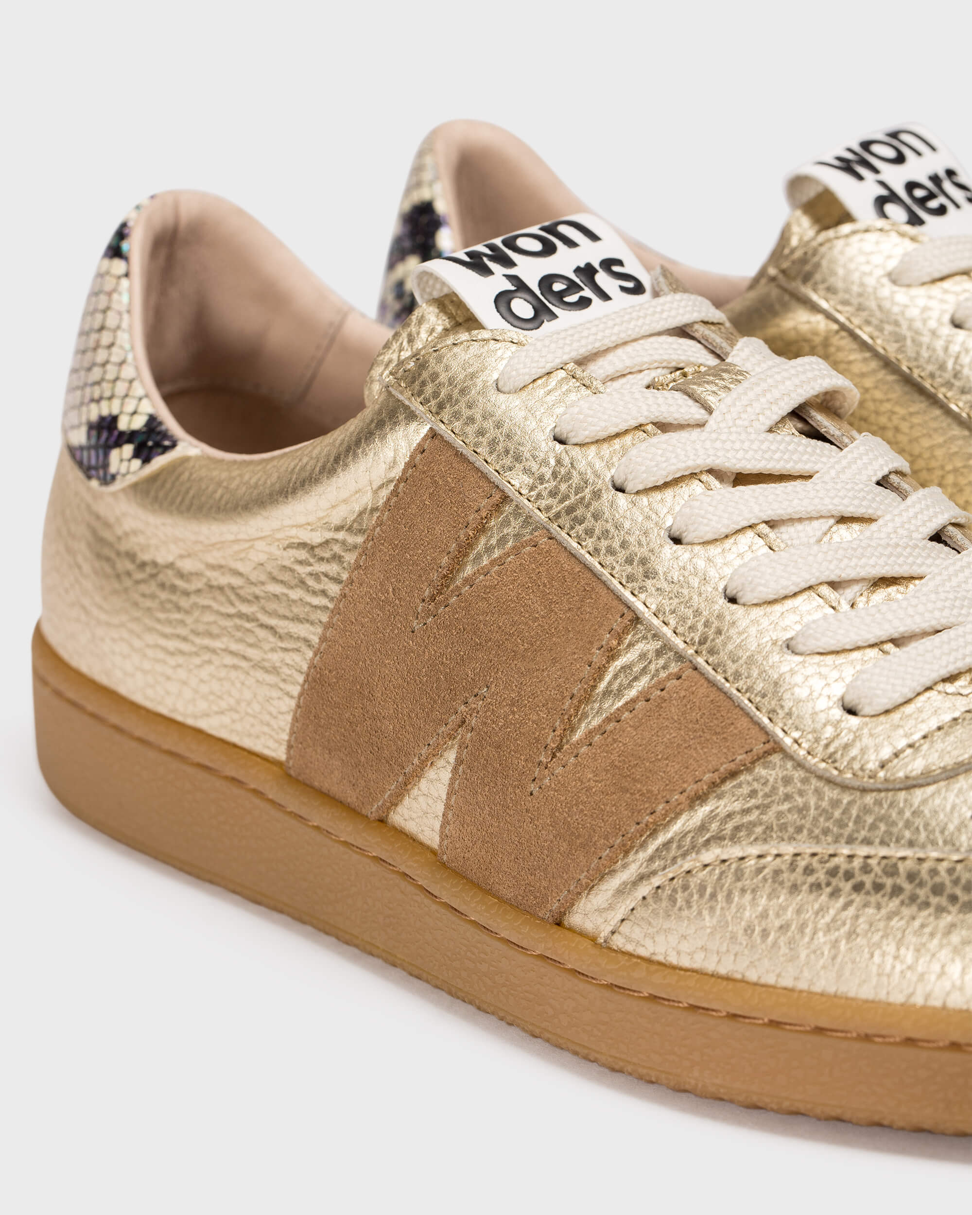Gold NUBIA 01 Sneakers - Galides