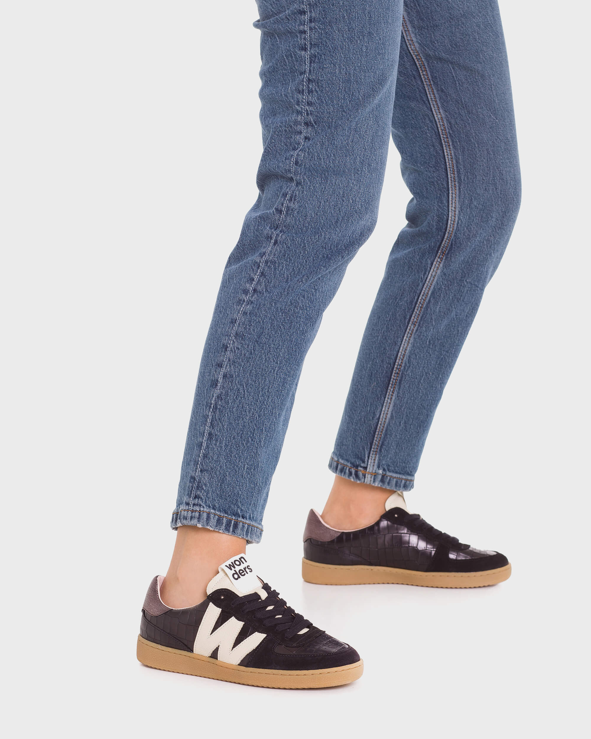 Black NUBIA 02 Sneakers