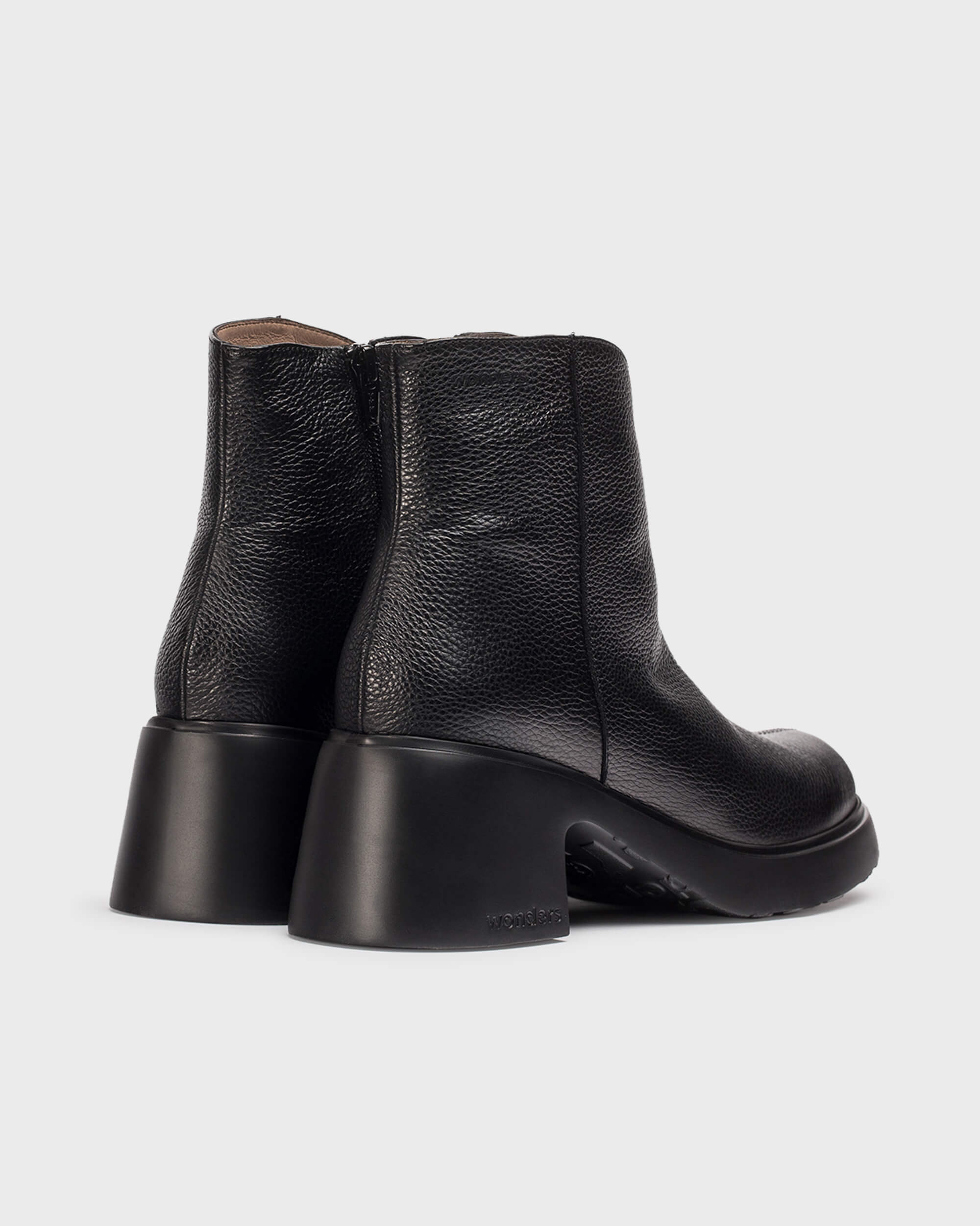 Black FLYTRES 25 Ankle boots - Galides