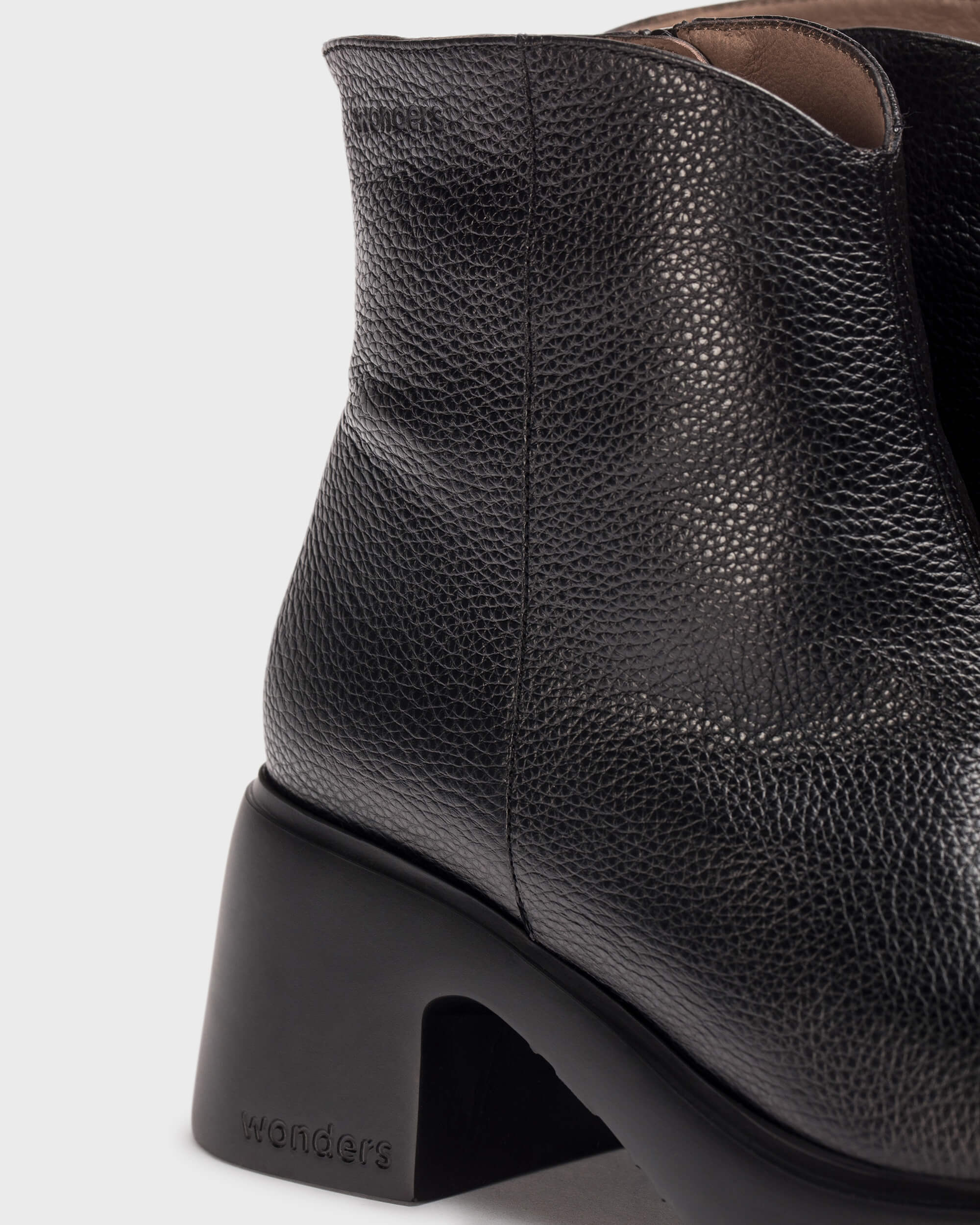 Black FLYTRES 25 Ankle boots - Galides