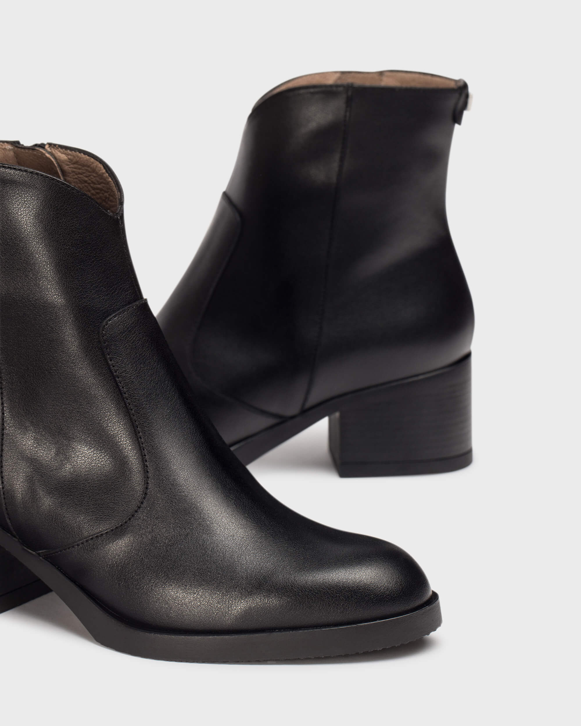 Black SANTAFE 53 Ankle Boots