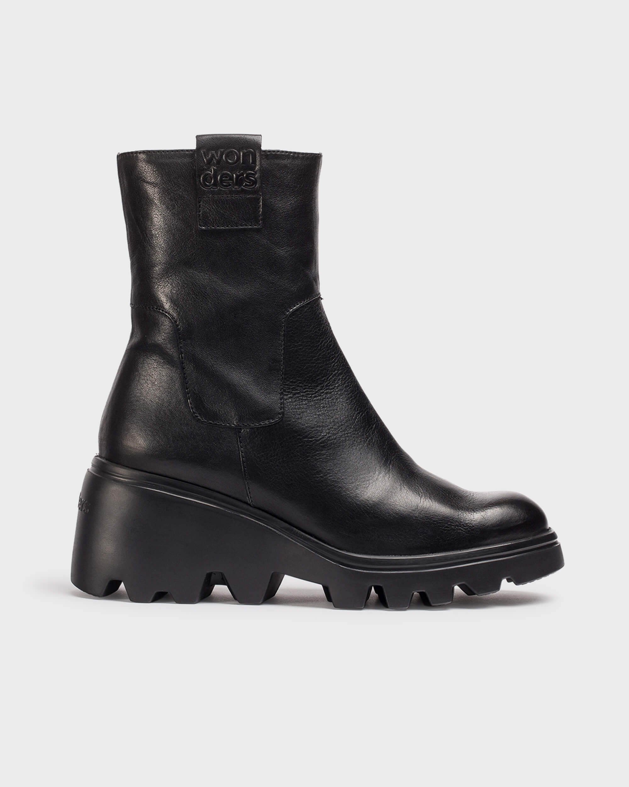 Black TORNOTO 22 Ankle boots