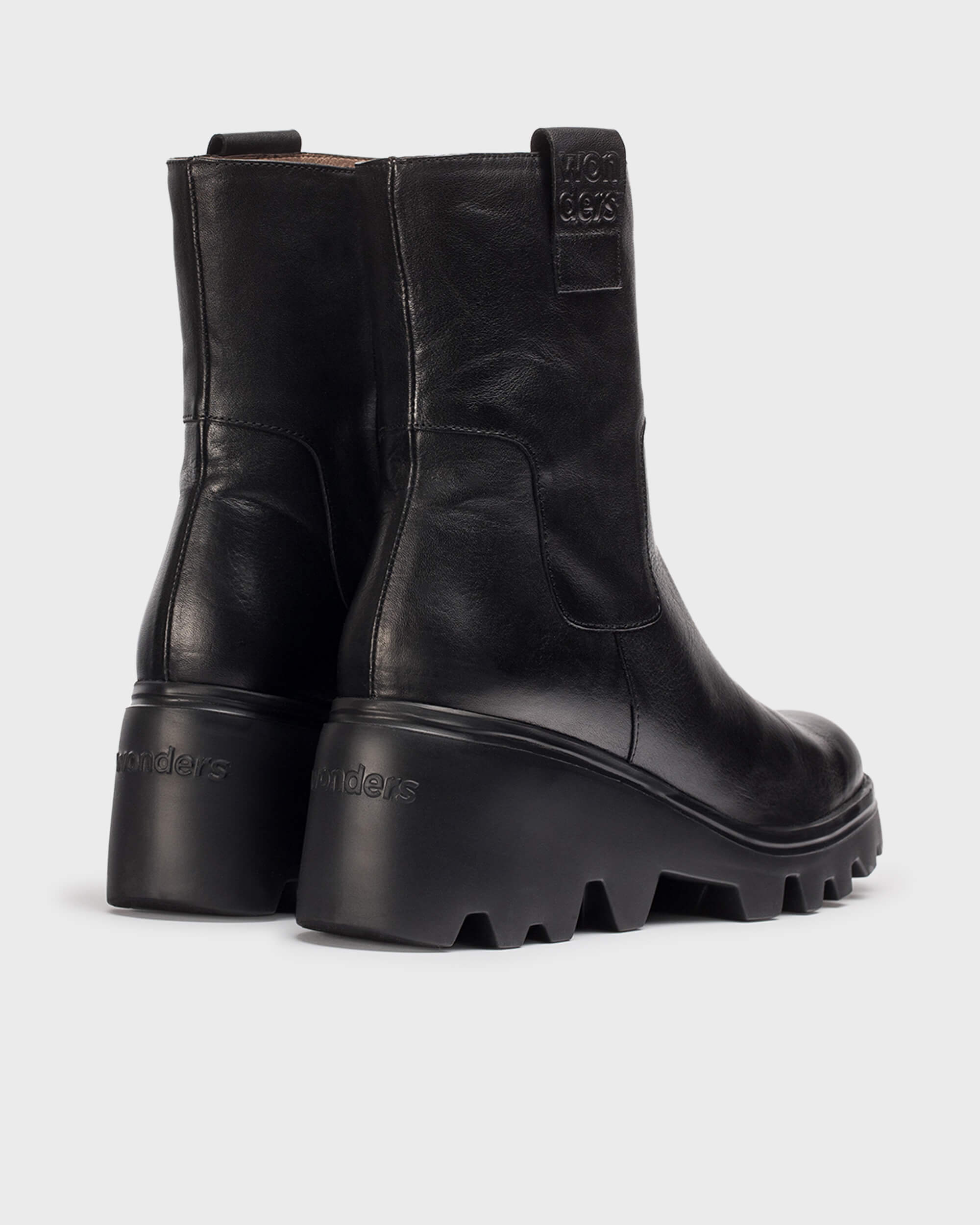 Black TORNOTO 22 Ankle boots