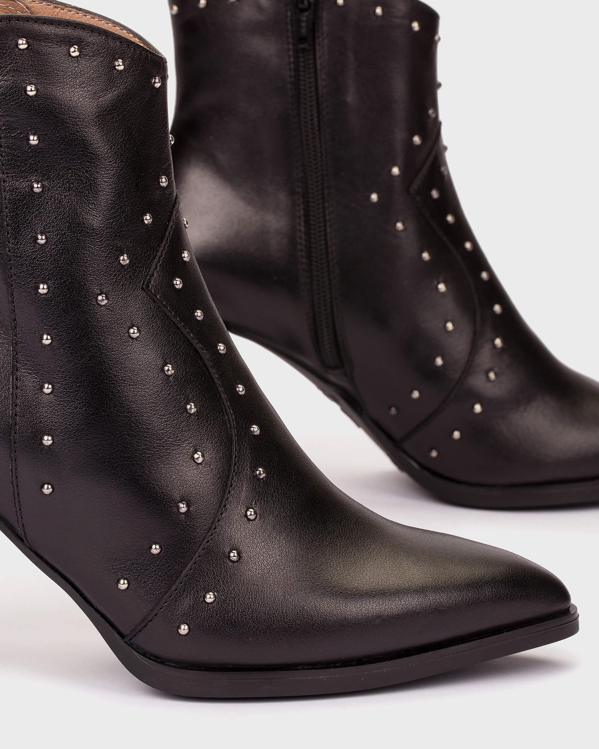 Black AURORA 31 Ankle Boots